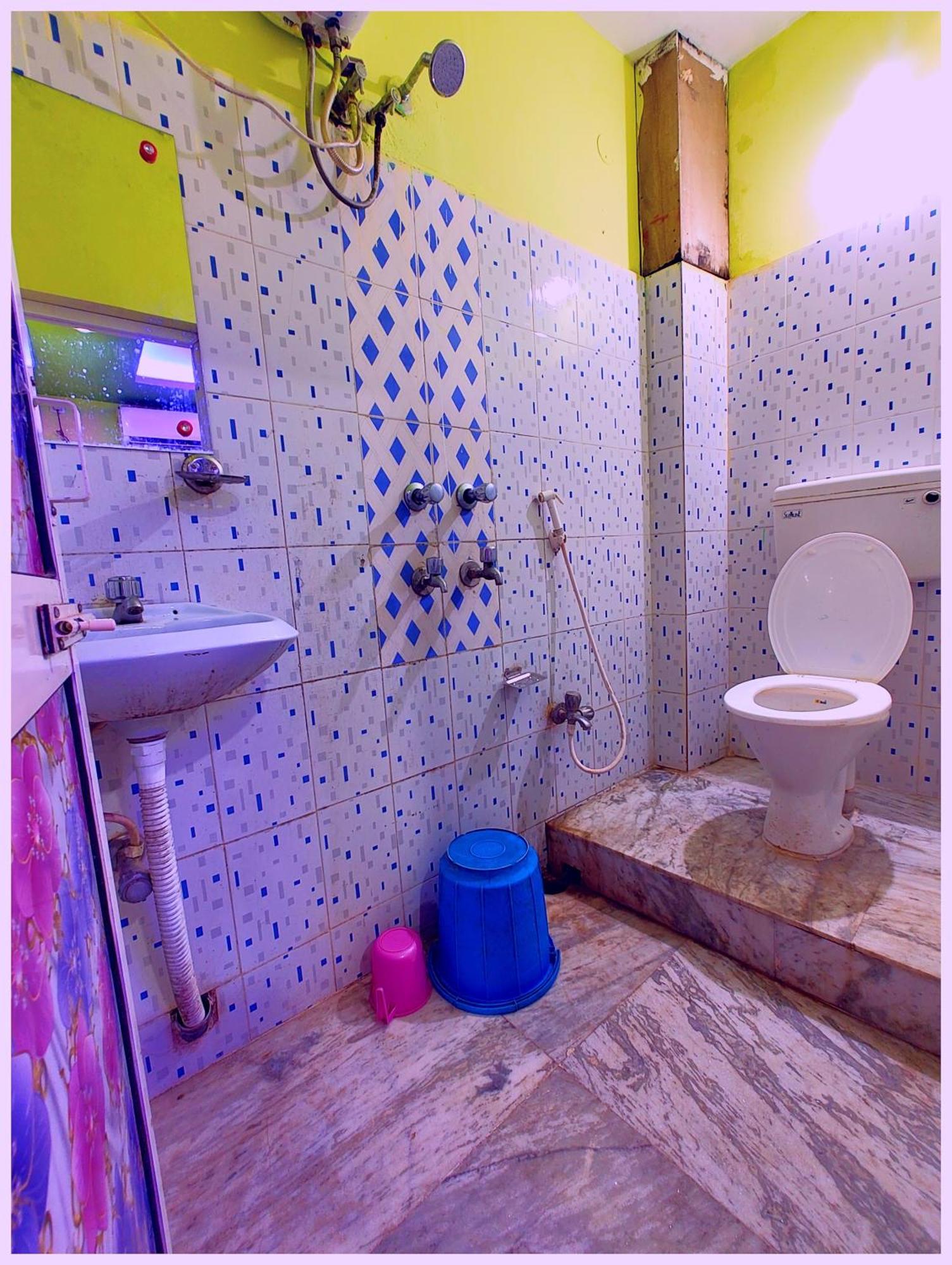 A S H O K R O Y A L Walking Distance From-sea-beach-and- Near Temple Fully-air-conditioned-hotel With-wifi-parking-facility
