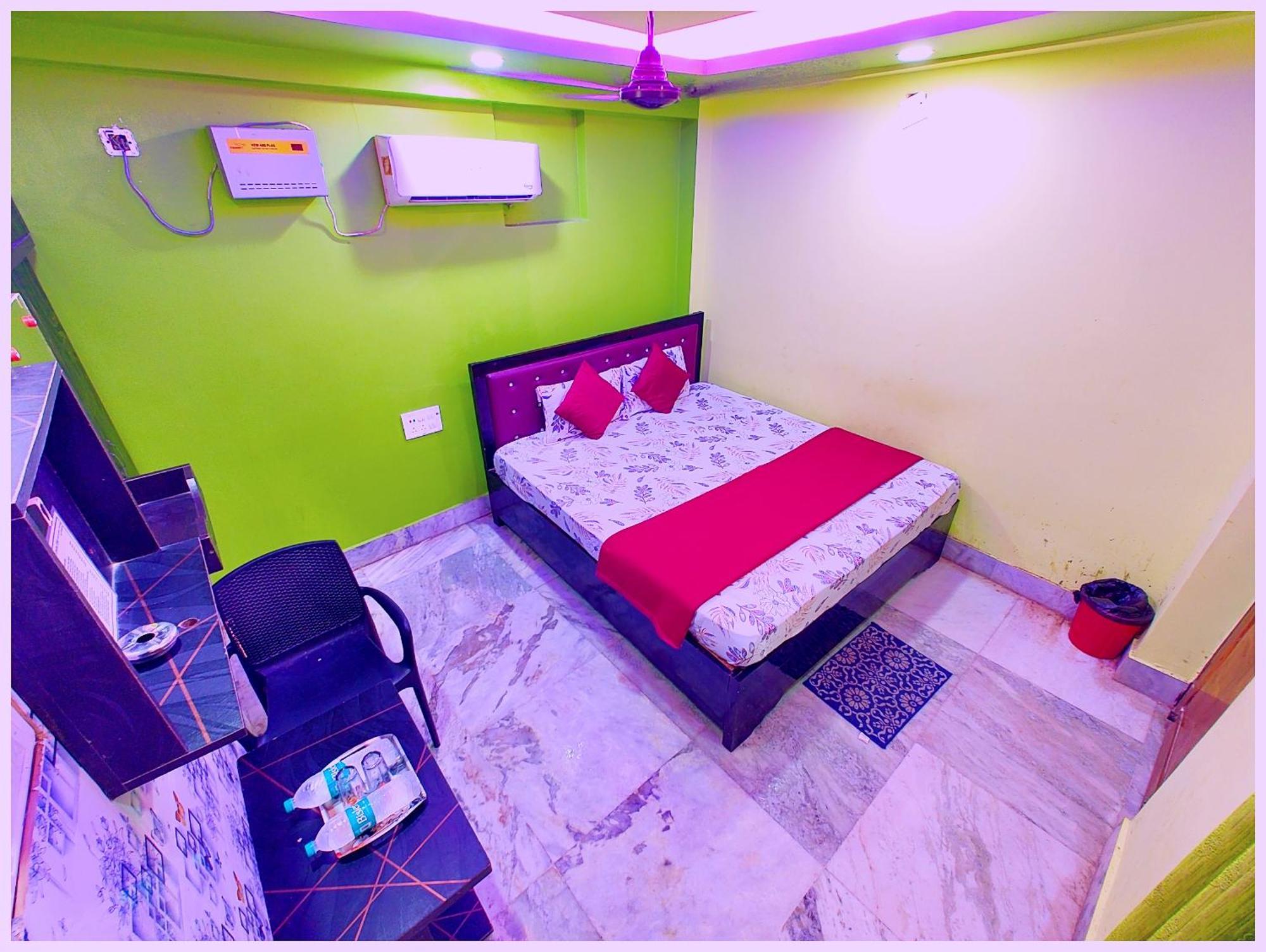 A S H O K R O Y A L Walking Distance From-sea-beach-and- Near Temple Fully-air-conditioned-hotel With-wifi-parking-facility 4* Puri